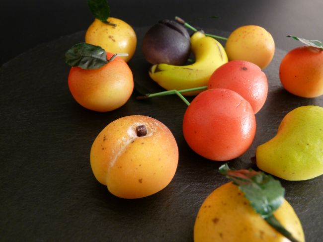Pate d'amande forme fruit Cgourmand